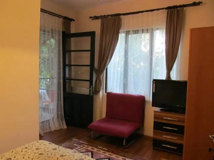 Бююкада: Orhan Kutbay'in Evi Turyolu Cafe Pansiyon