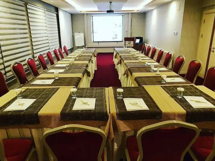 Батман: Hotel Izgi Turhan