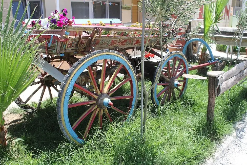 Гюмюльдур: Motel Birsin