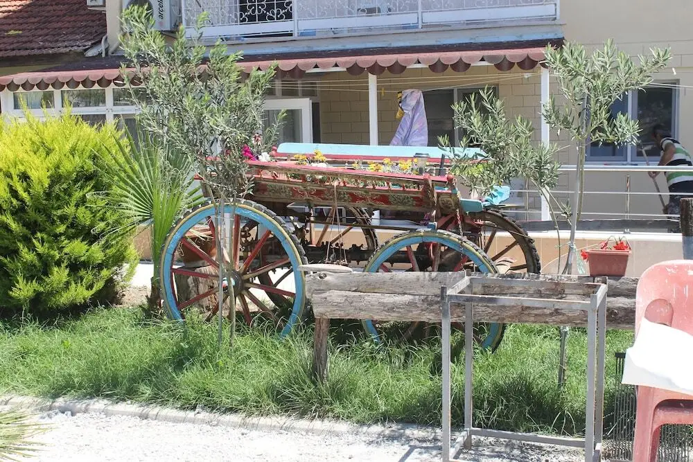 Гюмюльдур: Motel Birsin