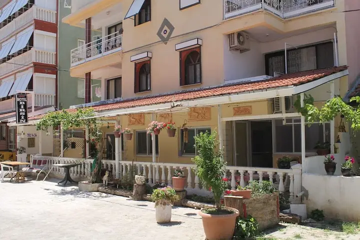 Гюмюльдур: Motel Birsin