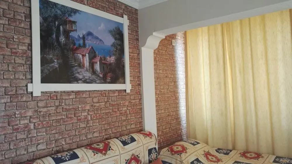 Гюмюльдур: Motel Birsin