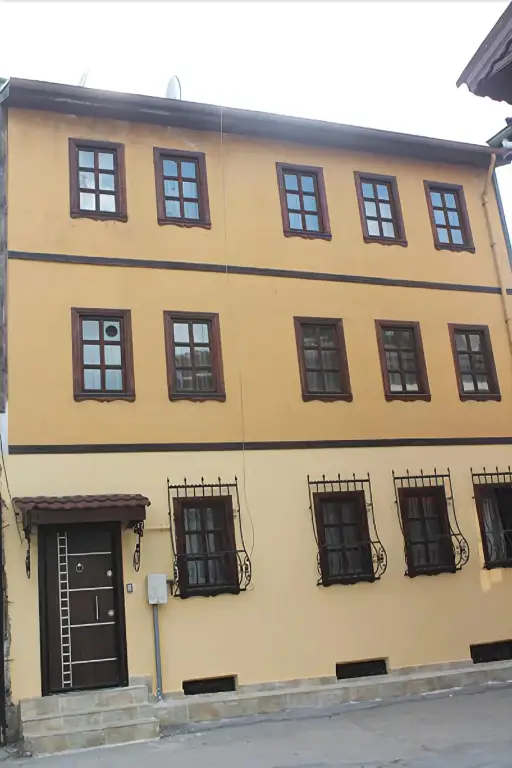 Бурса: Lena Central Flats