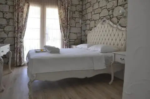Alacati Lucky Angel Hotel — фото 1
