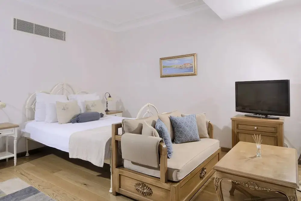 Чешме: Cesme Marina Konukevi