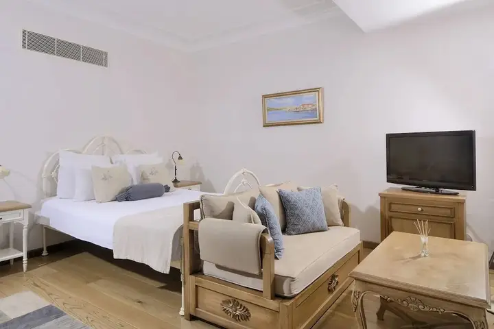 Чешме: Cesme Marina Konukevi