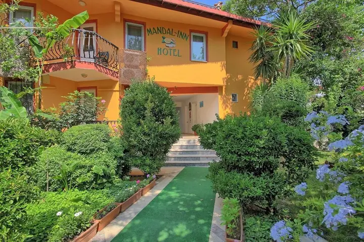 Дальян: Mandalinn Hotel