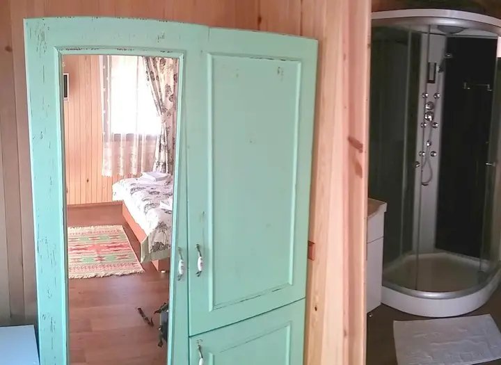 Орхание: Azra's Bungalow Houses