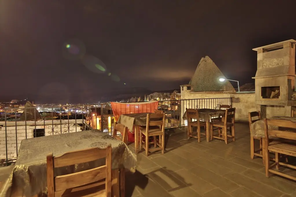 Explorer Cave Hotel — фото 1