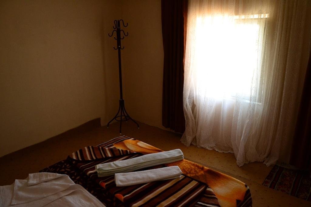 Нохульту: Karadut Pension Nemrut