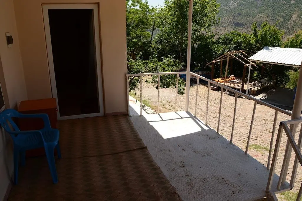 Нохульту: Karadut Pension Nemrut