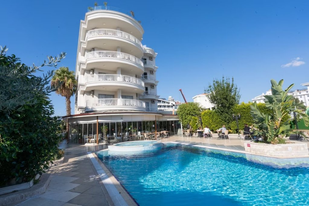 Romance Beach Hotel — фото 1