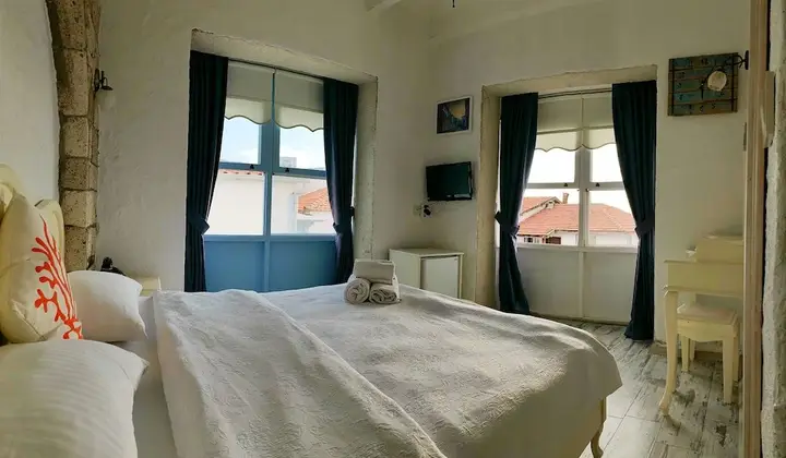 Чешме: Rue d'Azur Alacatı