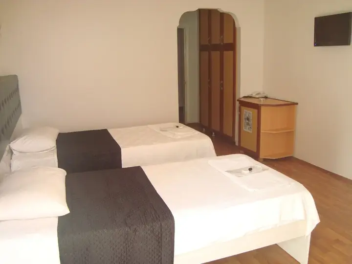 Бартын: Cenova Otel