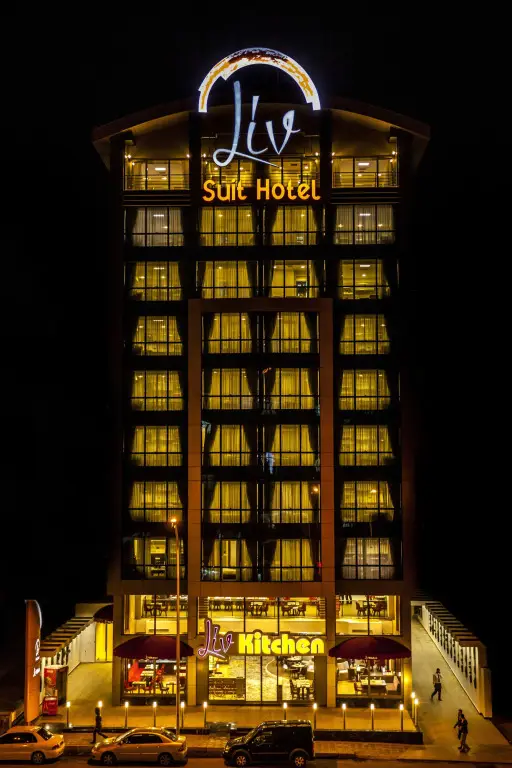 Liv Suit Hotel — фото 1