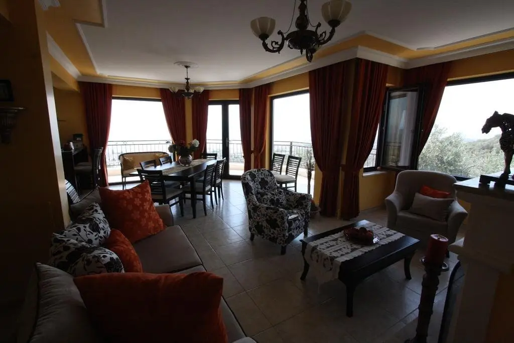 Эдремит: Olivera Villa