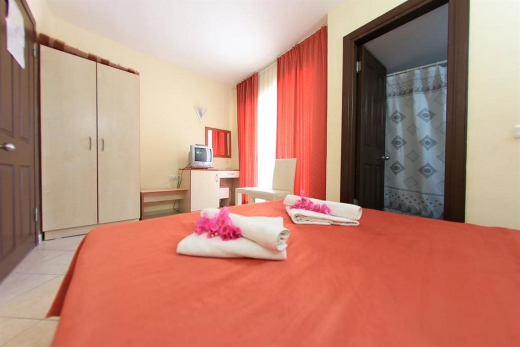 Бельдиби: Hotel Golden Sun