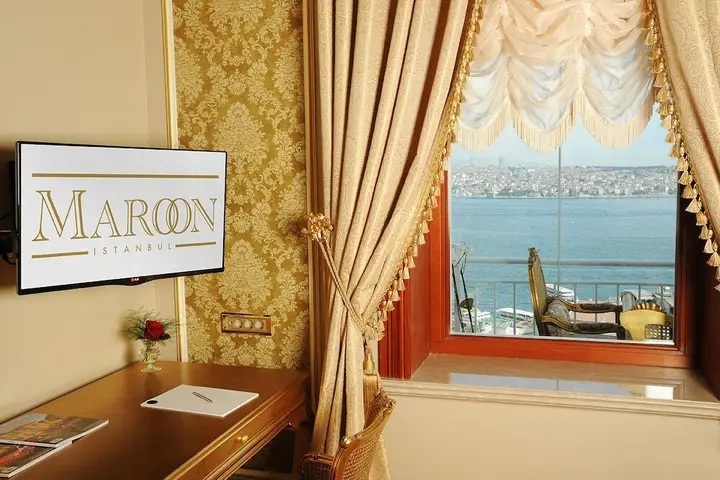 Стамбул: Maroon Bosphorus