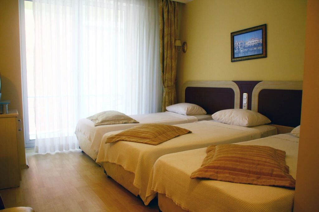 Айвалык: Isik Otel