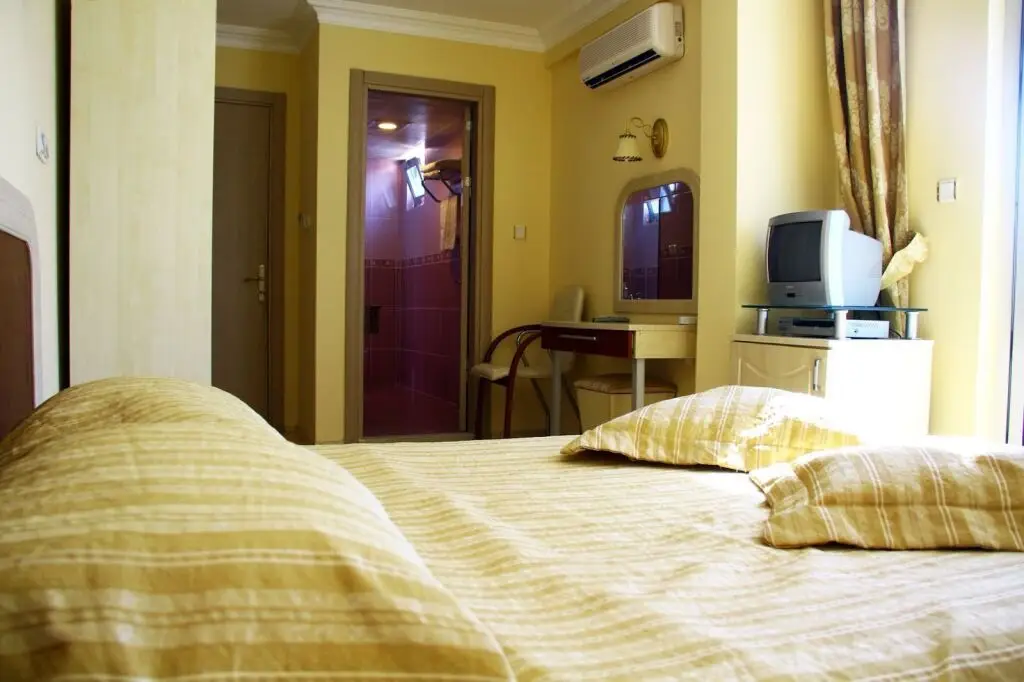 Айвалык: Isik Otel