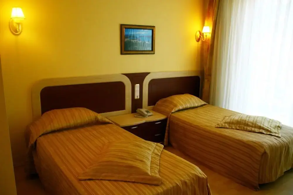 Айвалык: Isik Otel