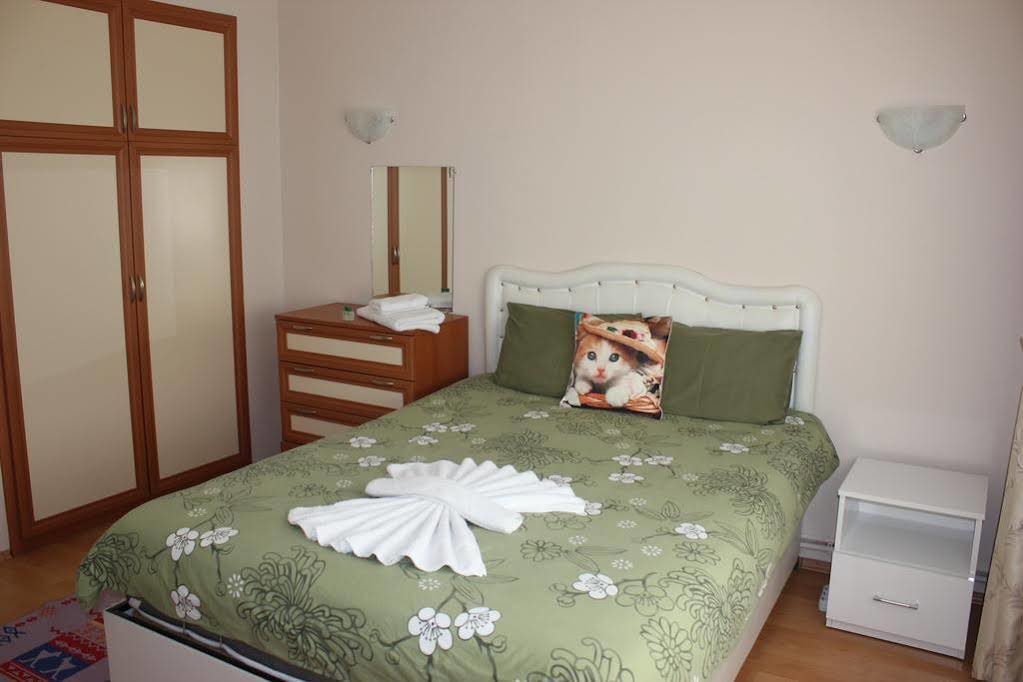 Стамбул: Yasar Apartment
