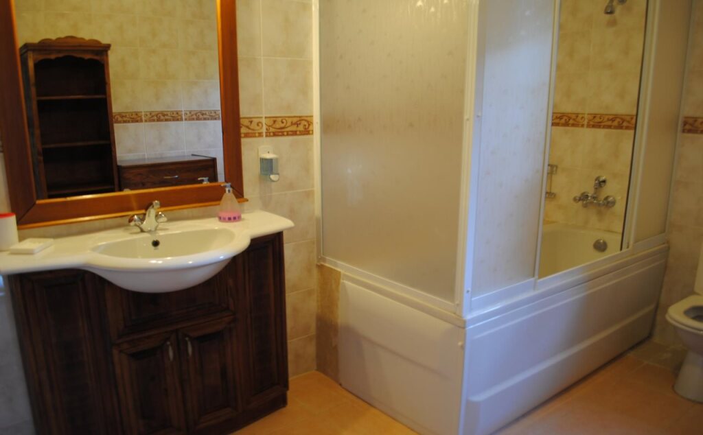 Исламлар: Kleo Cottages