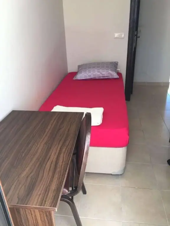 Трабзон: Zoviya Hill White Apart
