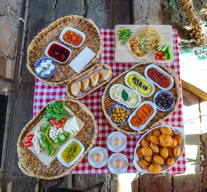 Бехрамкале: Bi̇ber Evi̇