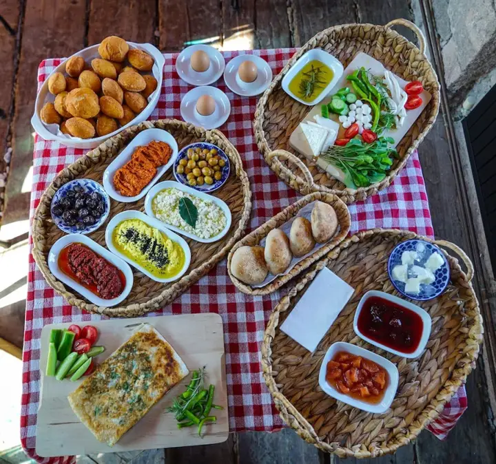 Бехрамкале: Bi̇ber Evi̇