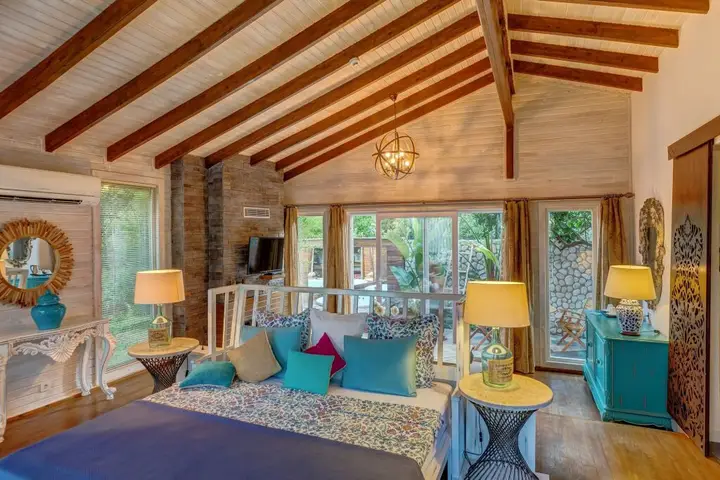Чиралы: Villa Lukka