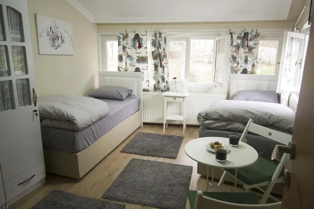 Стамбул: Istanbul Erasmus House