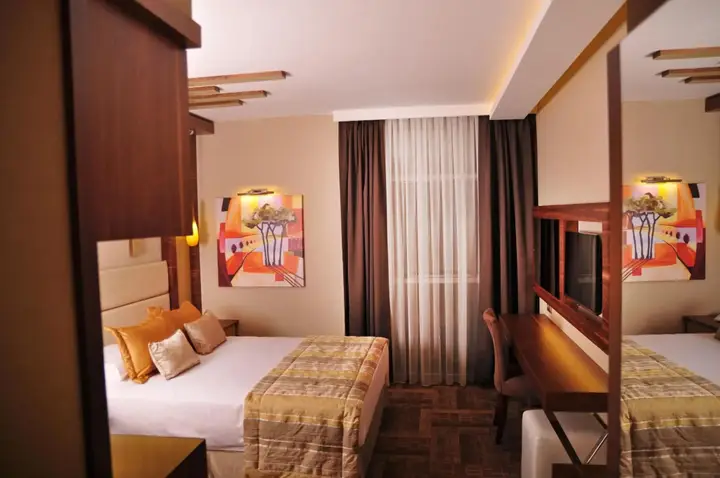 Измир: Avin Hotel