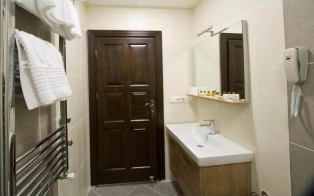 Карс: Cheltikov Hotel