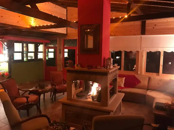 Сайл: Sweet Home Hotel