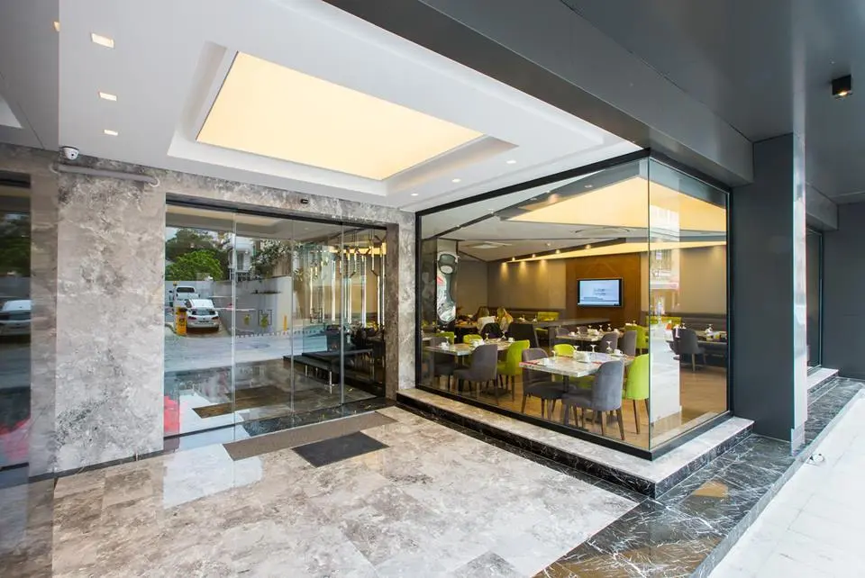 Измир: Zeniva Hotel