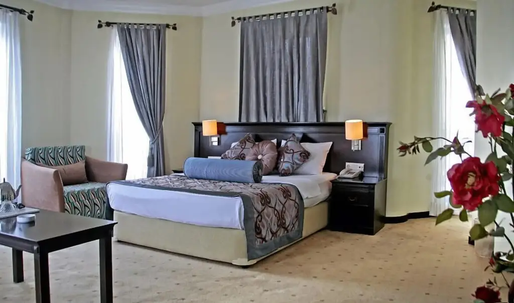 Эдремит: Omur Hotel