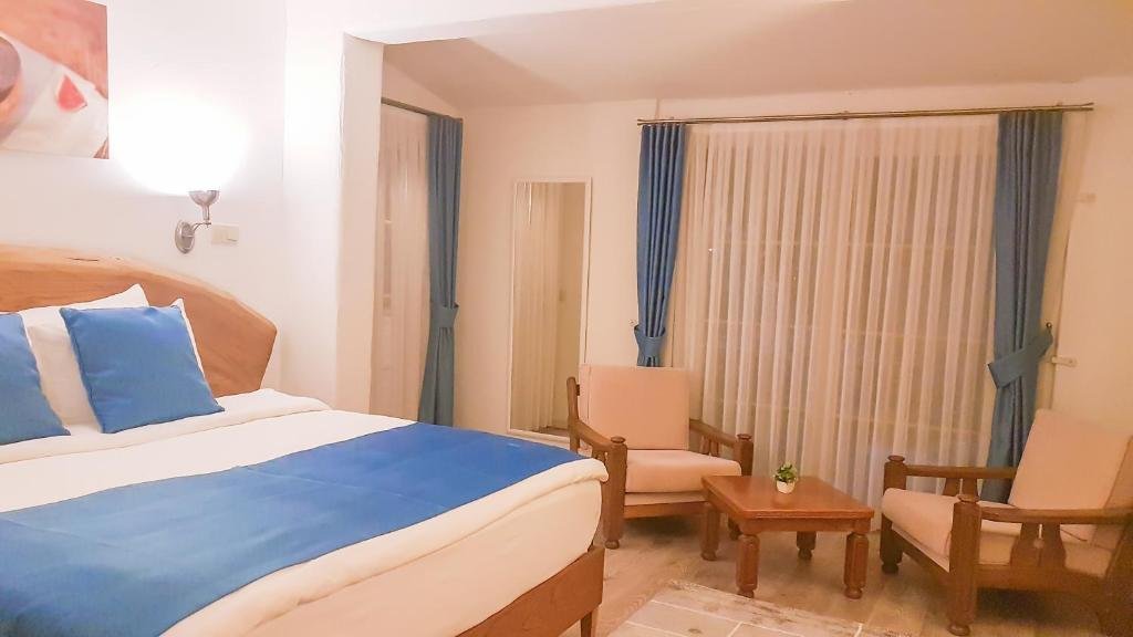 Чешме: Rebetiko Hotel