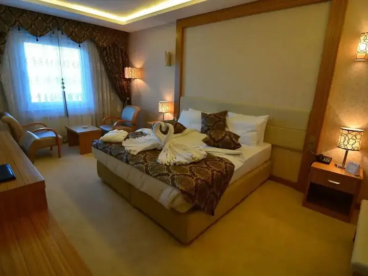 Татван: Tasar Royal Hotel