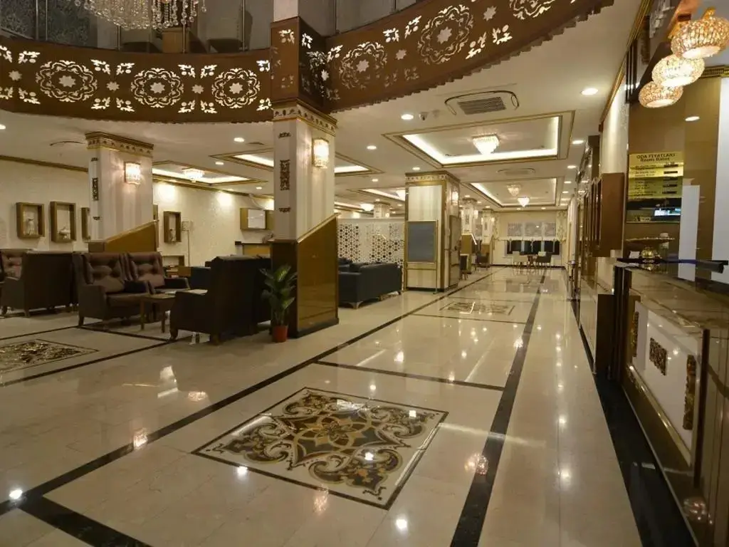 Татван: Tasar Royal Hotel
