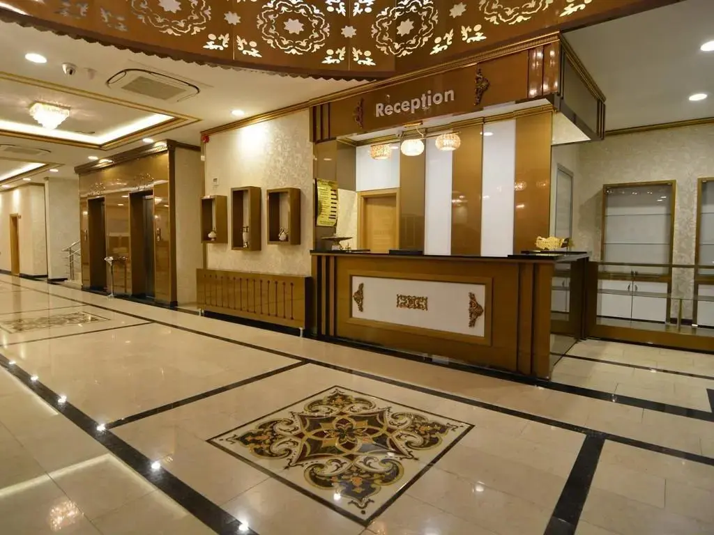Татван: Tasar Royal Hotel