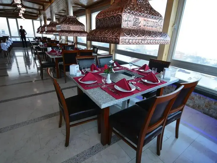 Татван: Tasar Royal Hotel