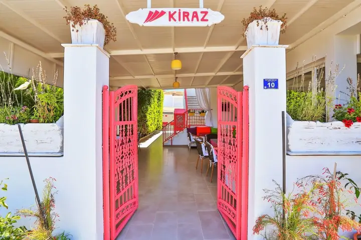 Чешме: Kiraz Otel