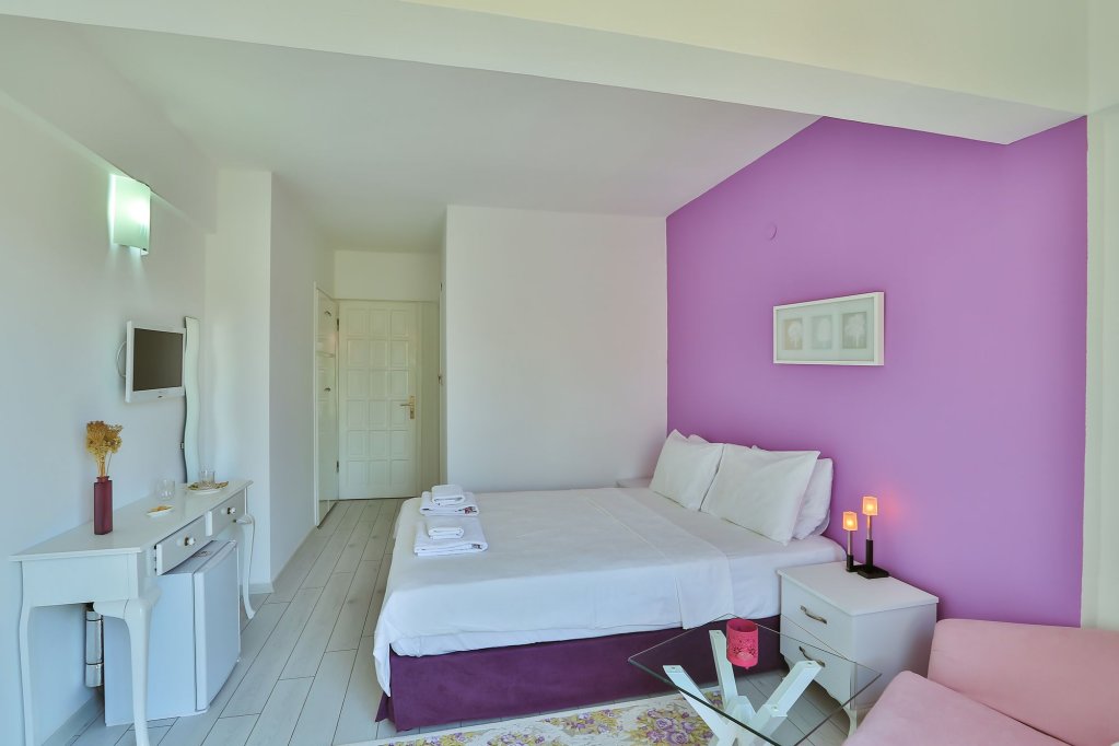 Чешме: Kiraz Otel
