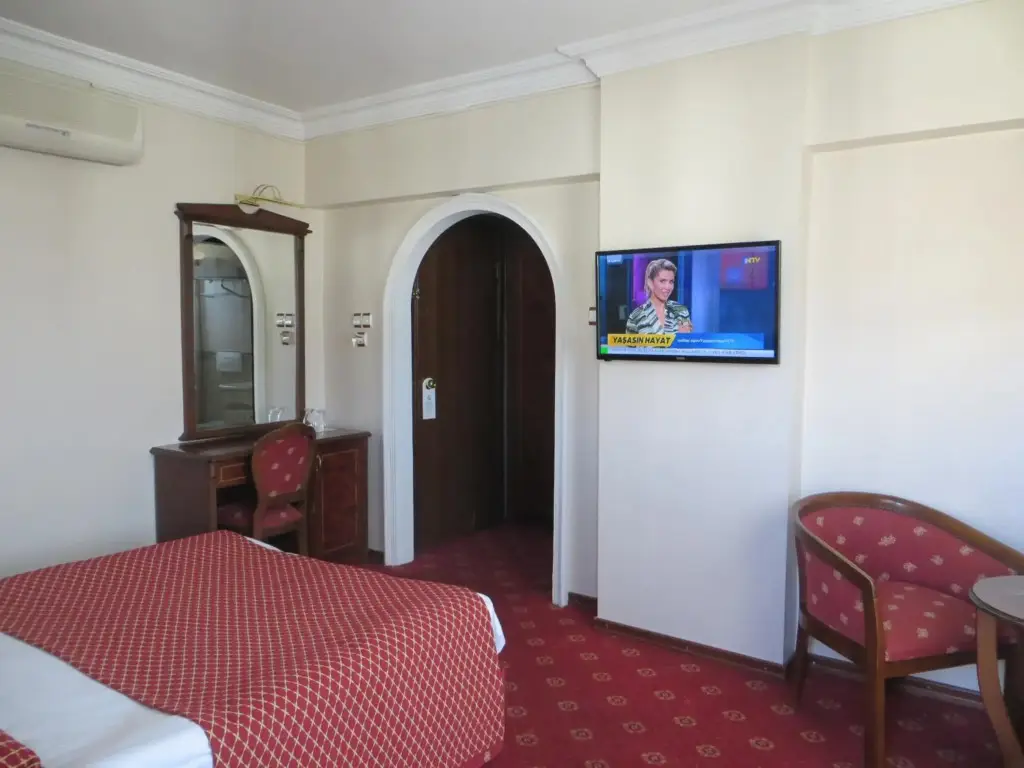 Ozilhan Hotel — фото 1