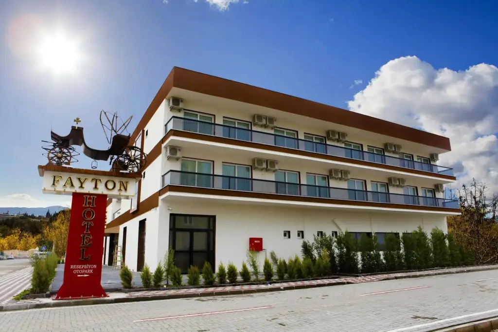 Fayton Hotel — фото 1