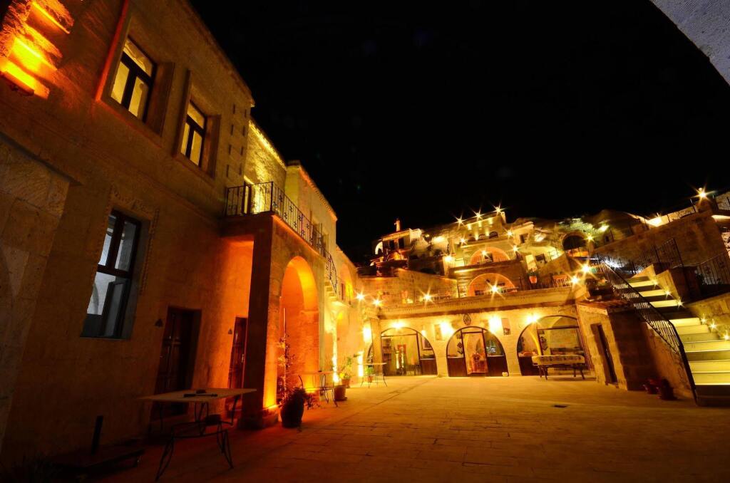Park Cave Hotel — фото 1