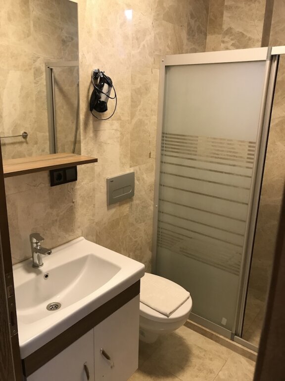 Гокова: Ucurtma Hotel