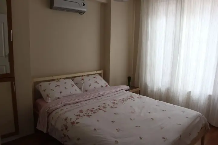 Канаккале: Kinzi House