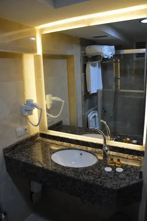 Адана: Hotel Grand Plus